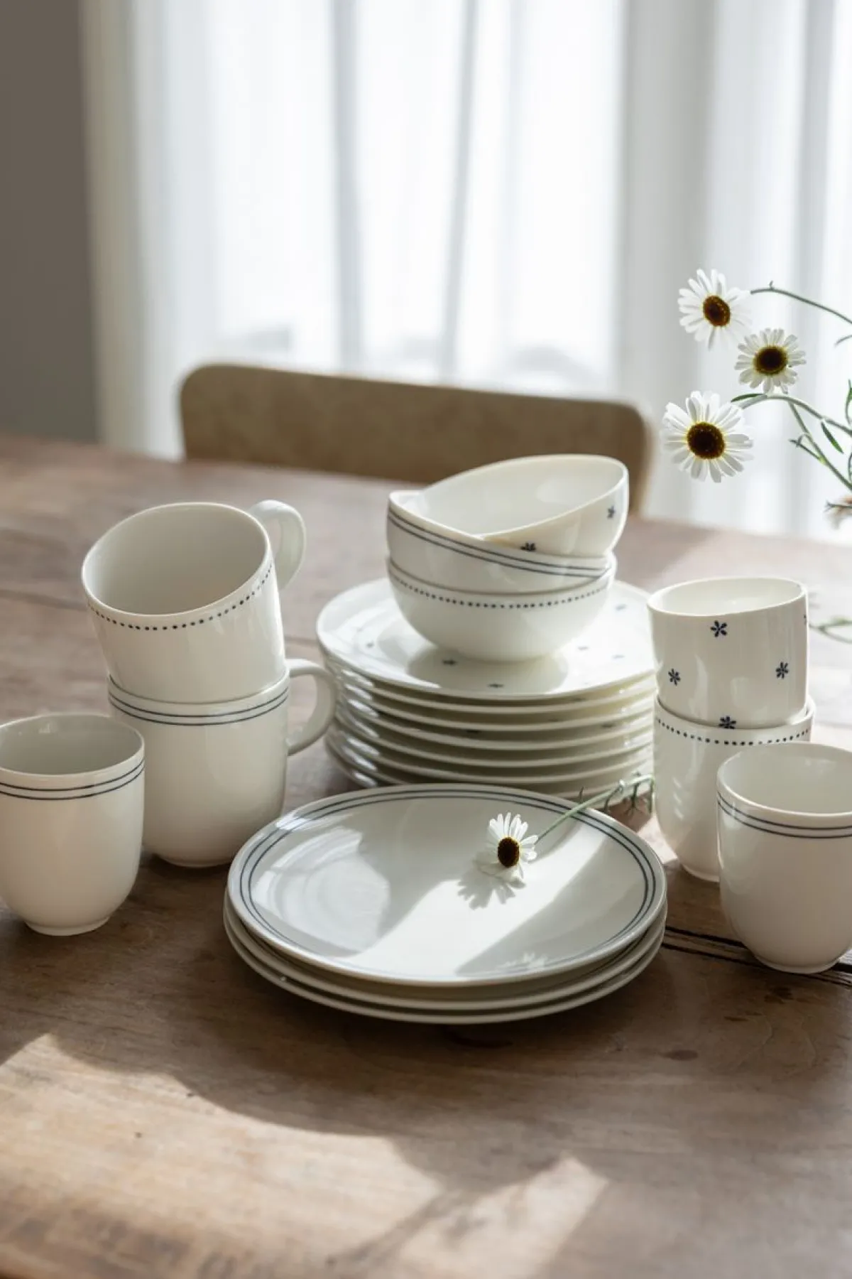 Koffiekopjes|Serviessets*DILLE & KAMILLE Beker met blauwe stip, organisch, porselein, Ø 7,6 cm