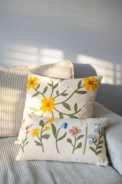 Kussens*DILLE & KAMILLE Kussen met bloemen, katoen, 30 x 50 cm, offwhite