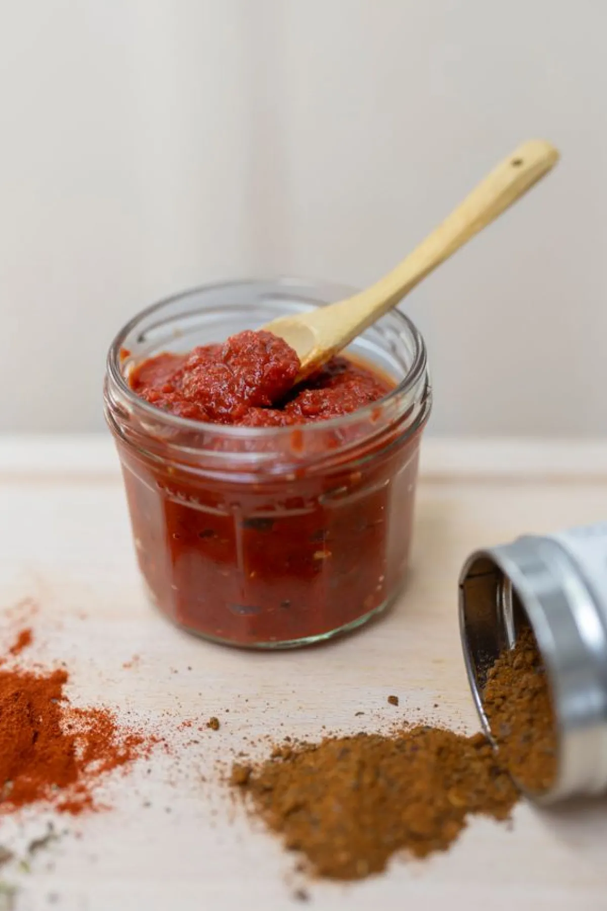 Goed Gevulde Hapjesplank|Kruiden & Specerijen Mix*DILLE & KAMILLE Mix voor harissa, biologisch, blikje, 45 g