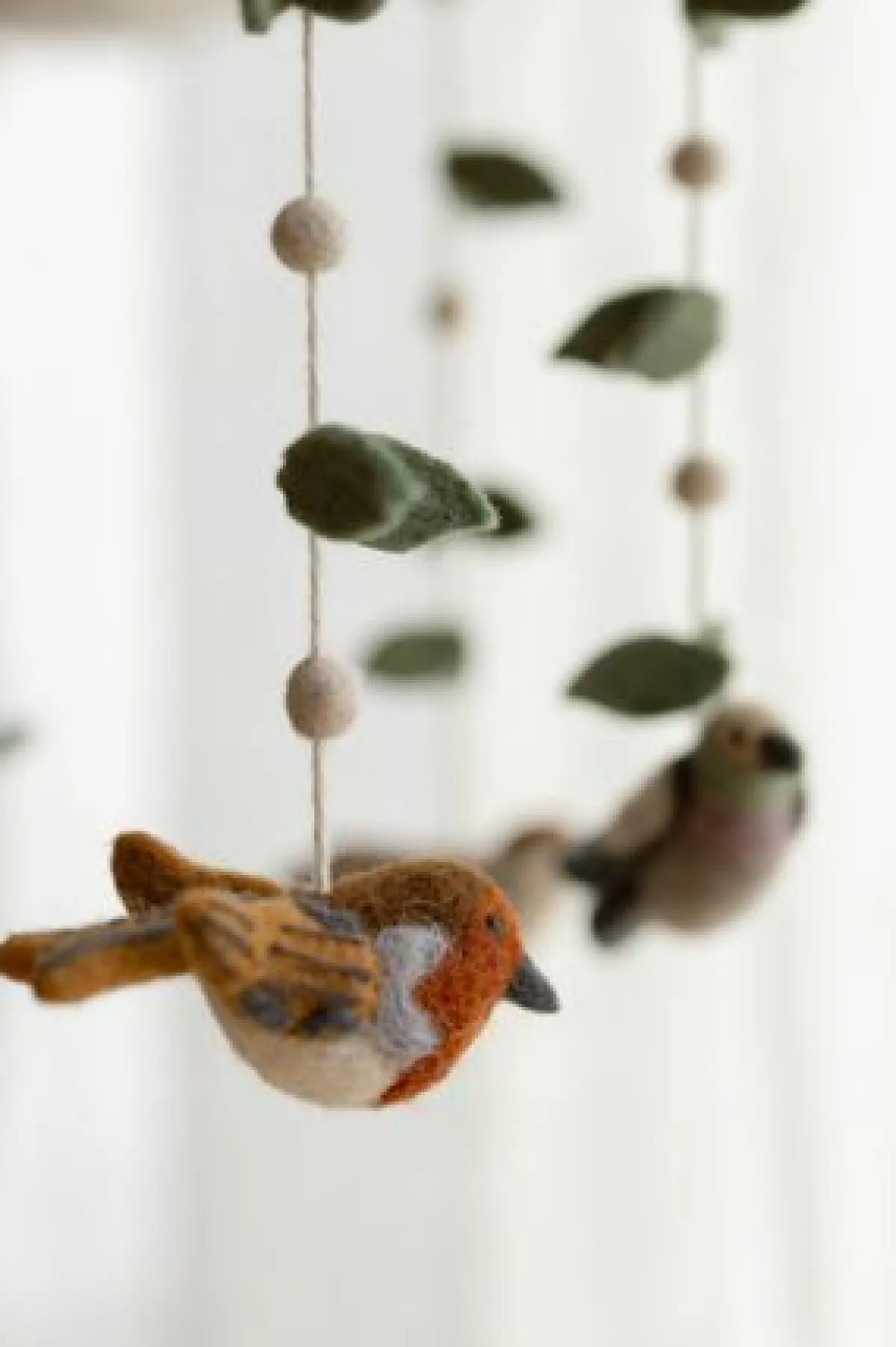 Kinderkamer|Babyspeelgoed*DILLE & KAMILLE Mobiel vogels, vilt