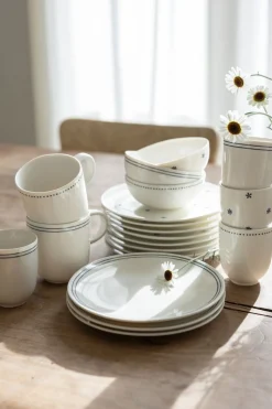Borden|Serviessets*DILLE & KAMILLE Ontbijtbord met bloemetjes, organisch, porselein, Ø 20 cm
