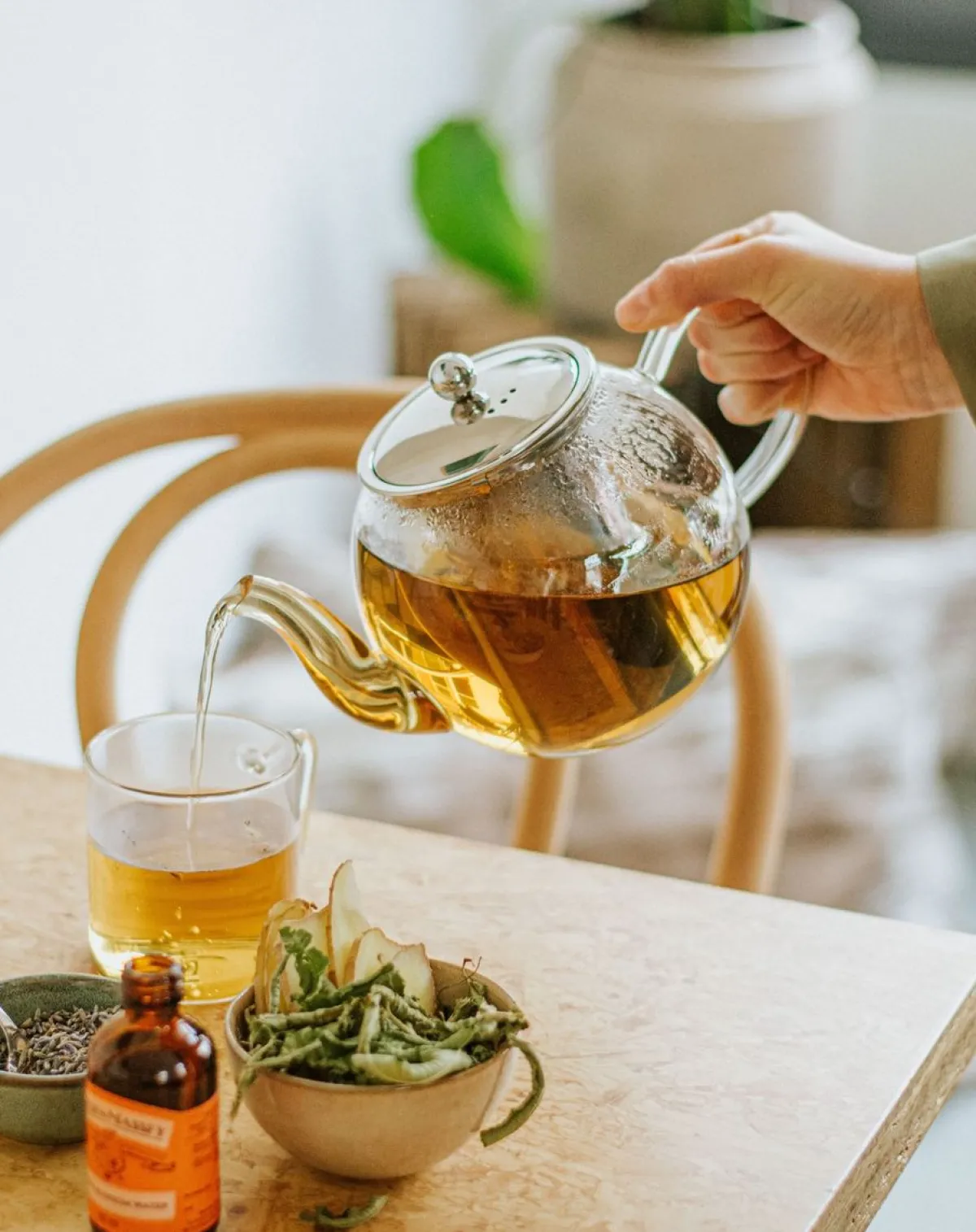 Theepotten*DILLE & KAMILLE Theepot met theezeefje, bol, glas, 1.2 l