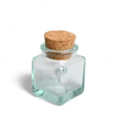 Glazen|Kruidenpotjes*DILLE & KAMILLE Vierkant potje met kurk, mini, groen gerecycled glas, 35 ml
